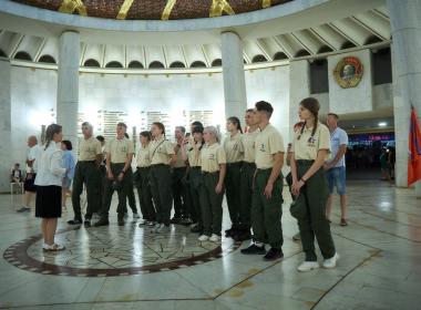 Курсанты Центра «ВОИН» из шести регионов поздравили россиян с Днём молодёжи