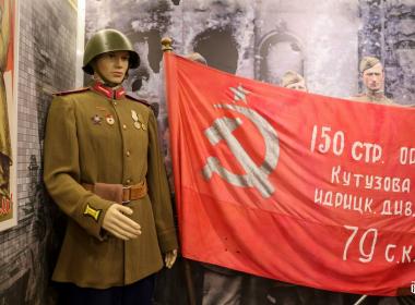 Тюменские курсанты посетили тематические вагоны воинского эшелона «Единство в памяти. Сила в подвиге»