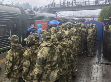 Мурманские курсанты встретили агитационный поезд «Единство в памяти. Сила в подвиге»