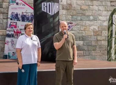 Директор Центра «ВОИН» и директор ВДЦ «Океан» открыли межрегиональную смену «Время юных героев» на Дальнем Востоке