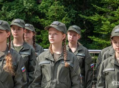 Директор Центра «ВОИН» и директор ВДЦ «Океан» открыли межрегиональную смену «Время юных героев» на Дальнем Востоке