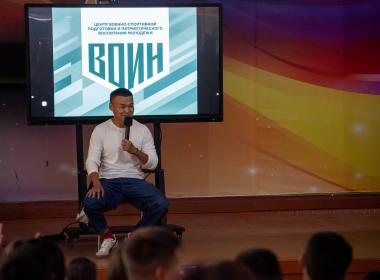 Более 1120 курсантов Центра «ВОИН» посмотрели фильм «9 секунд» о подвиге Героя России Алдара Цыденжапова