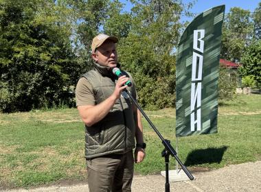 Директор Центра «ВОИН» закрыл финальную смену «Время юных героев» в Калмыкии