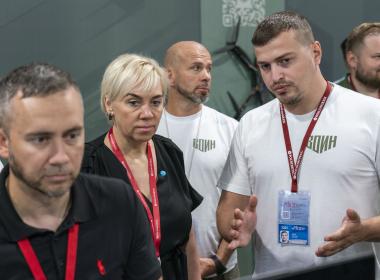 Заместитель руководителя Росреестра оценила стенд Центра «ВОИН» на ВЭФ-2025