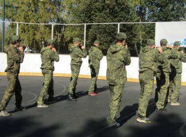 Сотрудники Центра «ВОИН» оценили подготовку кузбасских школьников на военно-спортивных соревнованиях