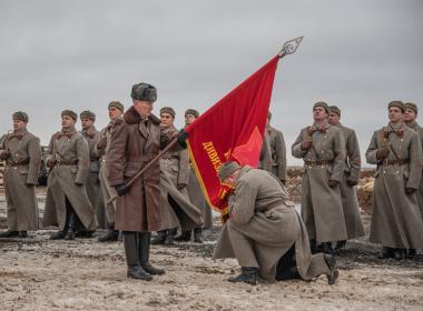 Центр «ВОИН», реконструкторы, каскадеры, танки и артиллерия воссоздали ожесточенные бои «За Сталинград»