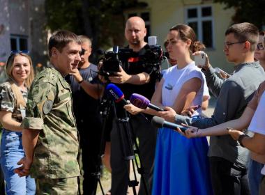 Военкор Евгений Поддубный и ветеран СВО Антон Федорков пообщались с курсантами Центра «ВОИН» в Белгородской области