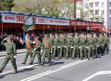 Более 850 инструкторов и курсантов Центра «ВОИН» приняли участие в парадах Победы