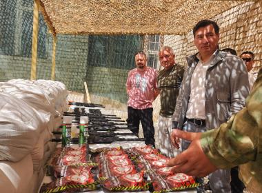 Глава Республики Калмыкия Бату Хасиков посетил Центр «ВОИН»